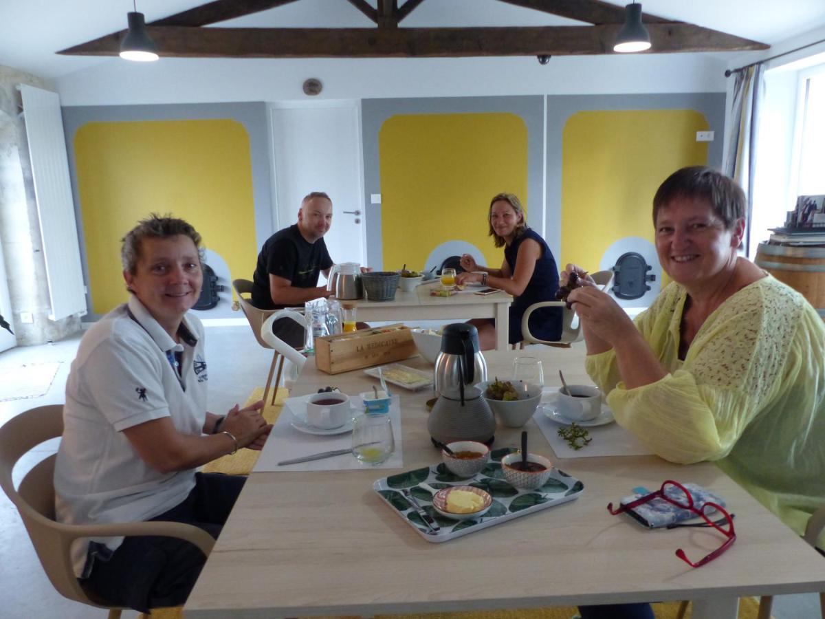 L'Alambic De L'Estuaire Acomodação com café da manhã Saint-Fort-sur-Gironde Exterior foto