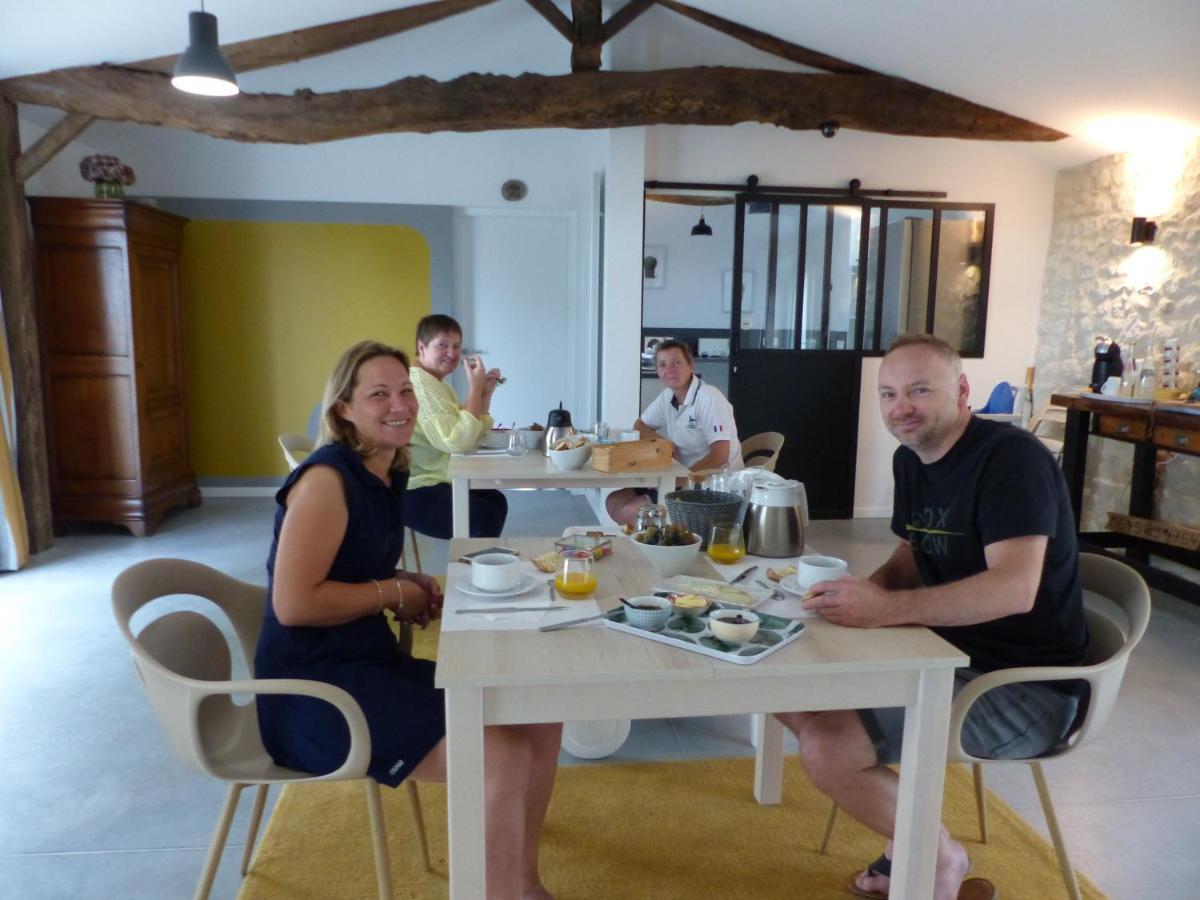 L'Alambic De L'Estuaire Acomodação com café da manhã Saint-Fort-sur-Gironde Exterior foto